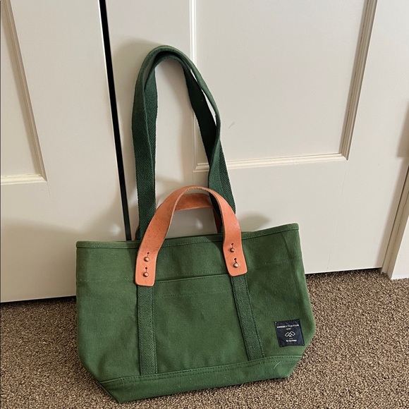 Immodest Cotton Green Canvas Lunch Tote with Leather Straps - Picture 5 of 7